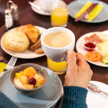 Ibis Styles Hamburg Alster City-2